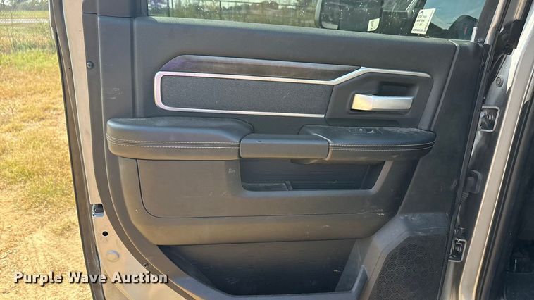 image for item EA7602 2019 RAM 2500 Crew Cab pickup truck