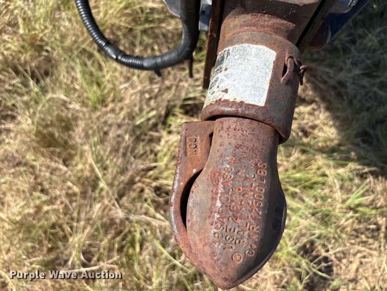 image for item EA7606 2009 Diamond C flatbed trailer