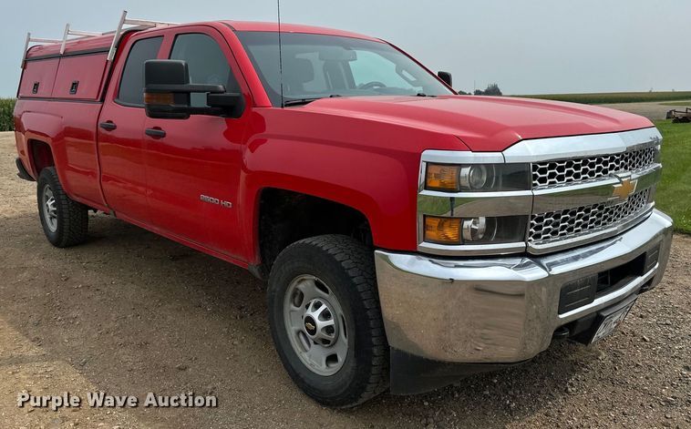 image for item EB2869 2019 Chevrolet Silverado 2500HD Double Cab pickup truck