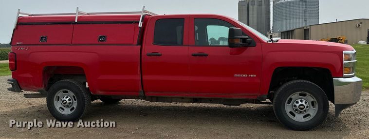 image for item EB2869 2019 Chevrolet Silverado 2500HD Double Cab pickup truck