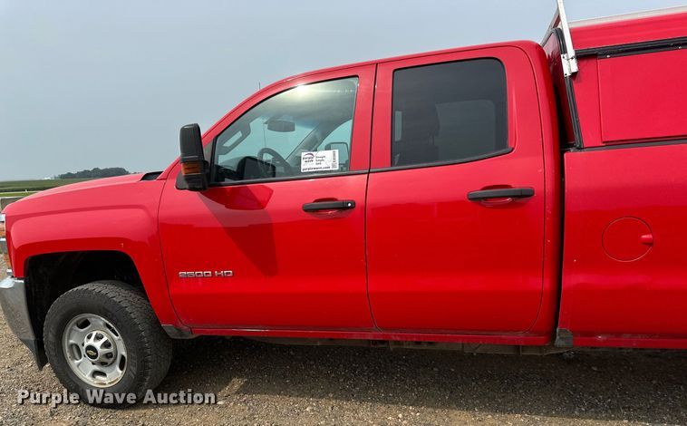 image for item EB2869 2019 Chevrolet Silverado 2500HD Double Cab pickup truck