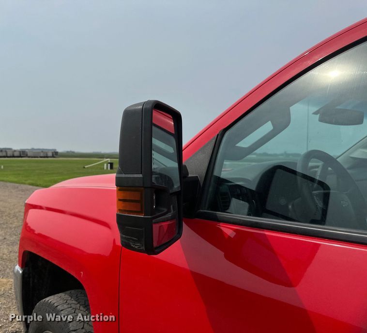 image for item EB2869 2019 Chevrolet Silverado 2500HD Double Cab pickup truck