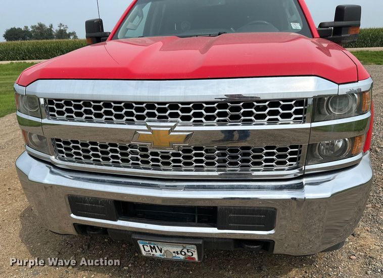 image for item EB2869 2019 Chevrolet Silverado 2500HD Double Cab pickup truck