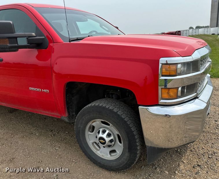 image for item EB2869 2019 Chevrolet Silverado 2500HD Double Cab pickup truck