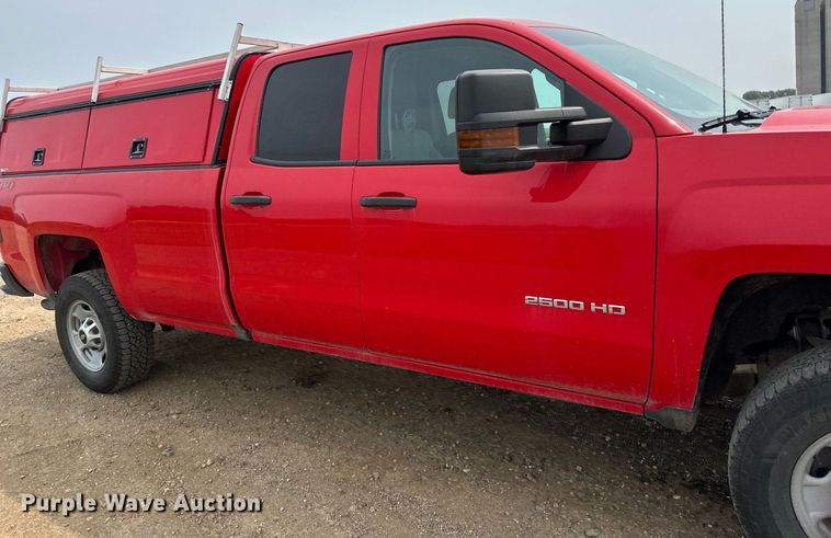 image for item EB2869 2019 Chevrolet Silverado 2500HD Double Cab pickup truck
