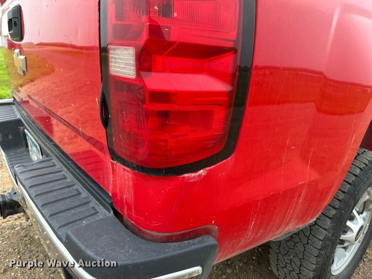 image for item EB2869 2019 Chevrolet Silverado 2500HD Double Cab pickup truck