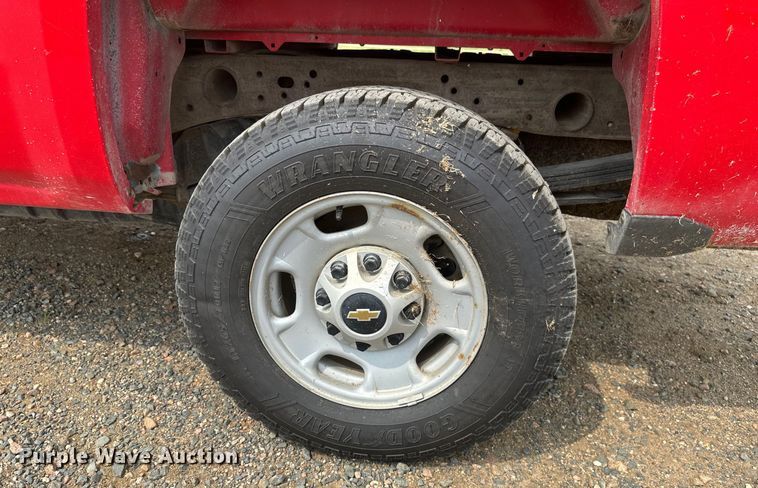 image for item EB2869 2019 Chevrolet Silverado 2500HD Double Cab pickup truck