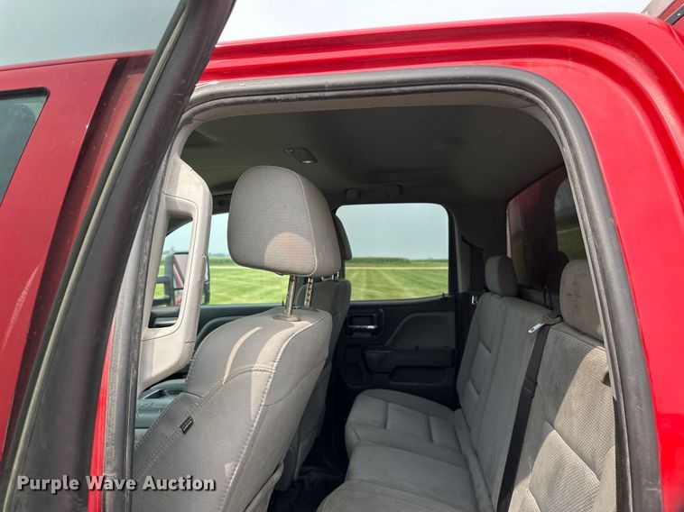 image for item EB2869 2019 Chevrolet Silverado 2500HD Double Cab pickup truck