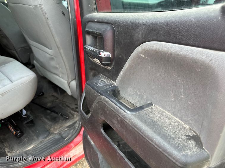 image for item EB2869 2019 Chevrolet Silverado 2500HD Double Cab pickup truck