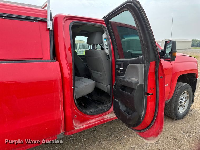 image for item EB2869 2019 Chevrolet Silverado 2500HD Double Cab pickup truck