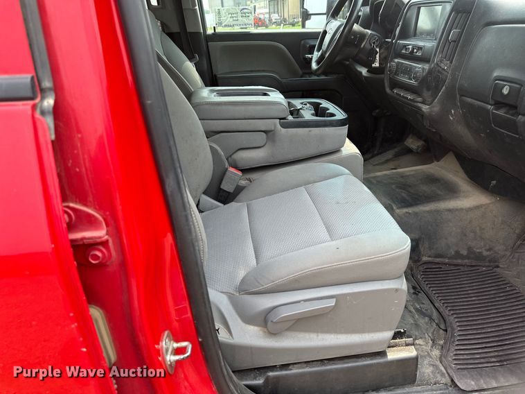 image for item EB2869 2019 Chevrolet Silverado 2500HD Double Cab pickup truck