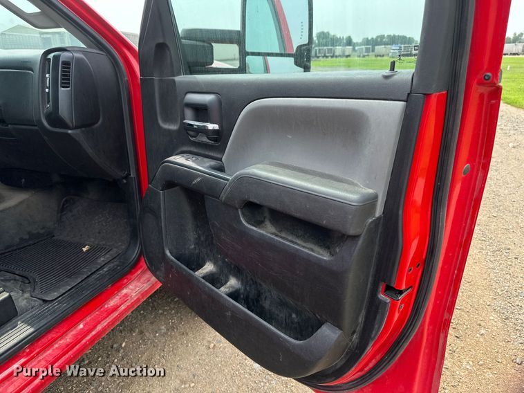 image for item EB2869 2019 Chevrolet Silverado 2500HD Double Cab pickup truck