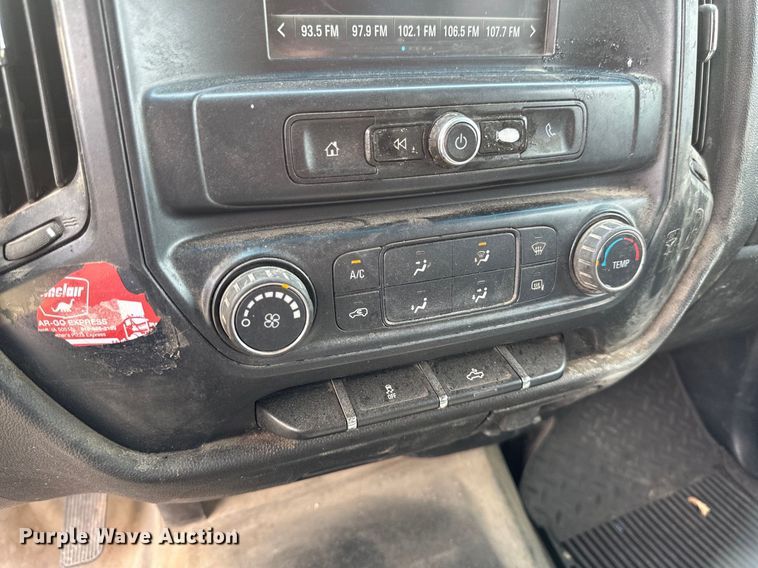 image for item EB2869 2019 Chevrolet Silverado 2500HD Double Cab pickup truck