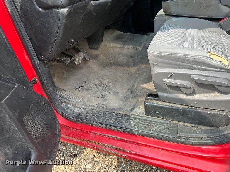 image for item EB2869 2019 Chevrolet Silverado 2500HD Double Cab pickup truck