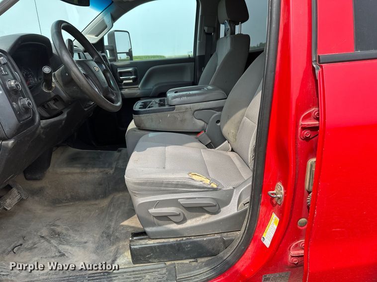 image for item EB2869 2019 Chevrolet Silverado 2500HD Double Cab pickup truck