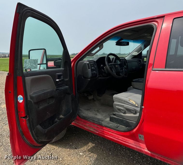 image for item EB2869 2019 Chevrolet Silverado 2500HD Double Cab pickup truck