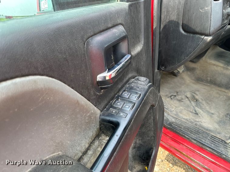 image for item EB2869 2019 Chevrolet Silverado 2500HD Double Cab pickup truck