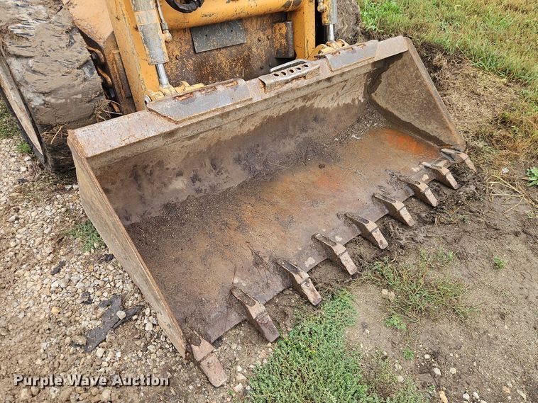 image for item EB8369 2002 Case 75XT skid steer loader