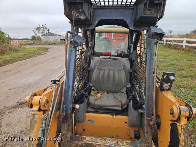image for item EB8369 2002 Case 75XT skid steer loader