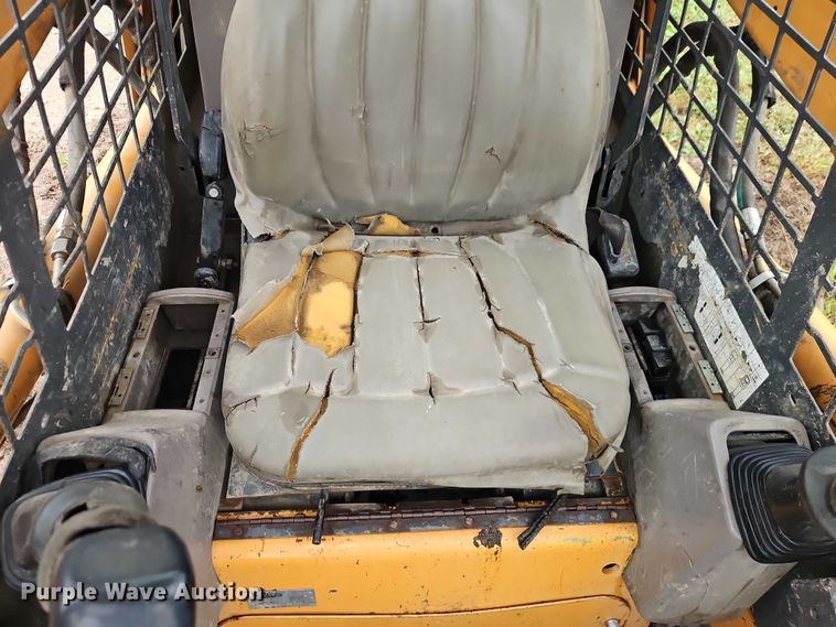 image for item EB8369 2002 Case 75XT skid steer loader