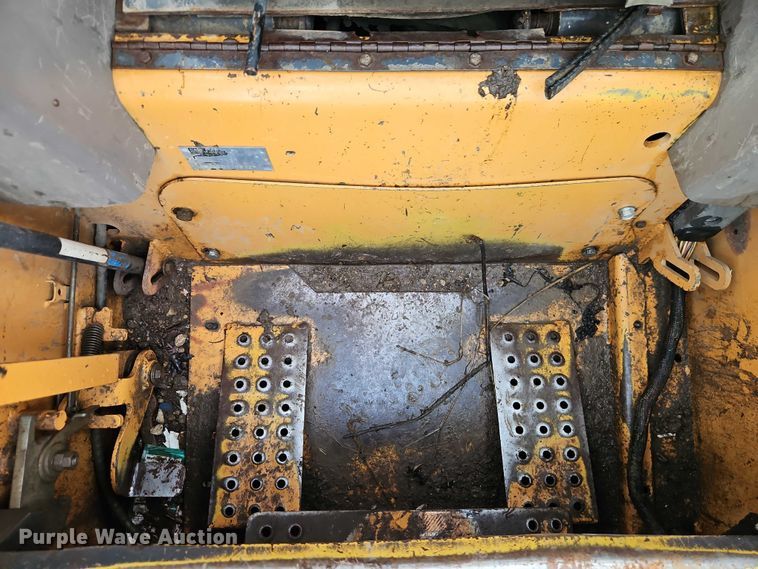 image for item EB8369 2002 Case 75XT skid steer loader