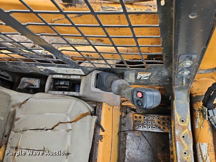 image for item EB8369 2002 Case 75XT skid steer loader