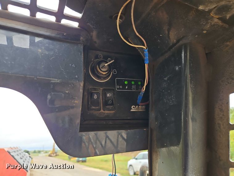 image for item EB8369 2002 Case 75XT skid steer loader