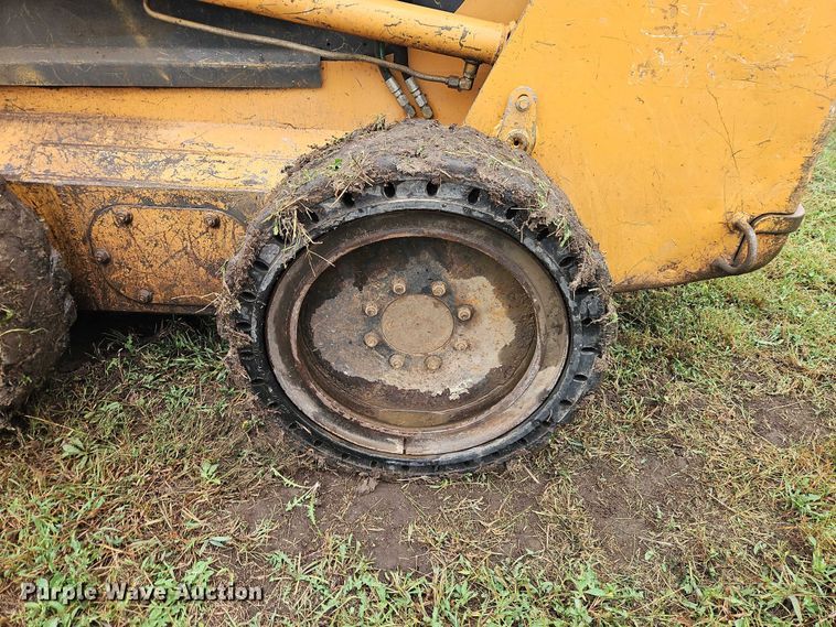 image for item EB8369 2002 Case 75XT skid steer loader