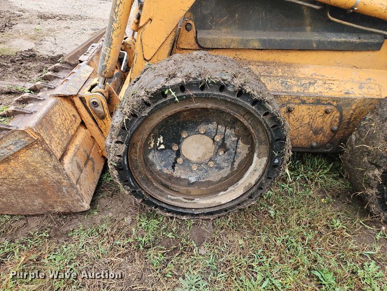 image for item EB8369 2002 Case 75XT skid steer loader