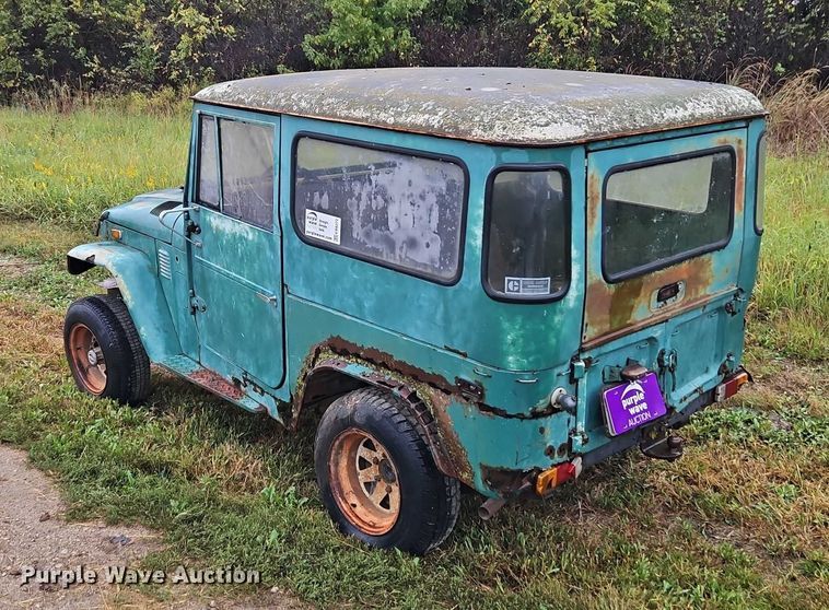 image for item EB8372 1974 Toyota  FJ 40 Land Cruiser SUV