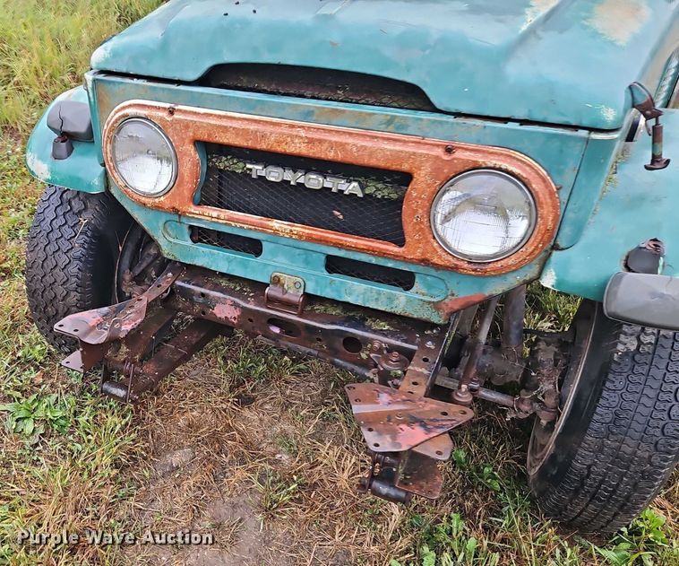 image for item EB8372 1974 Toyota  FJ 40 Land Cruiser SUV
