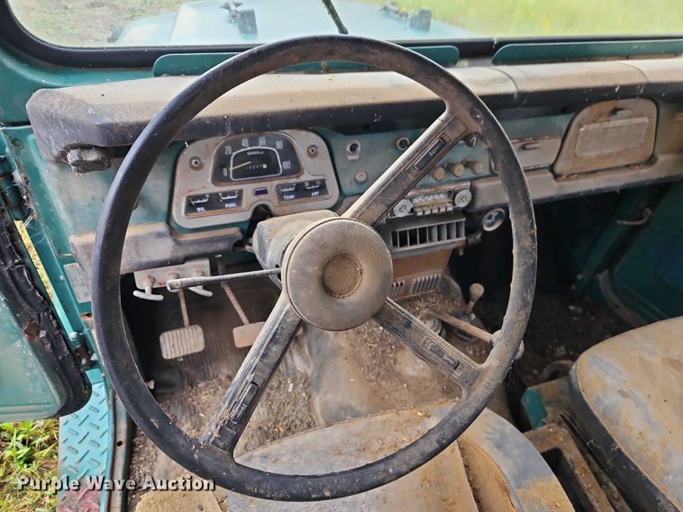 image for item EB8372 1974 Toyota  FJ 40 Land Cruiser SUV