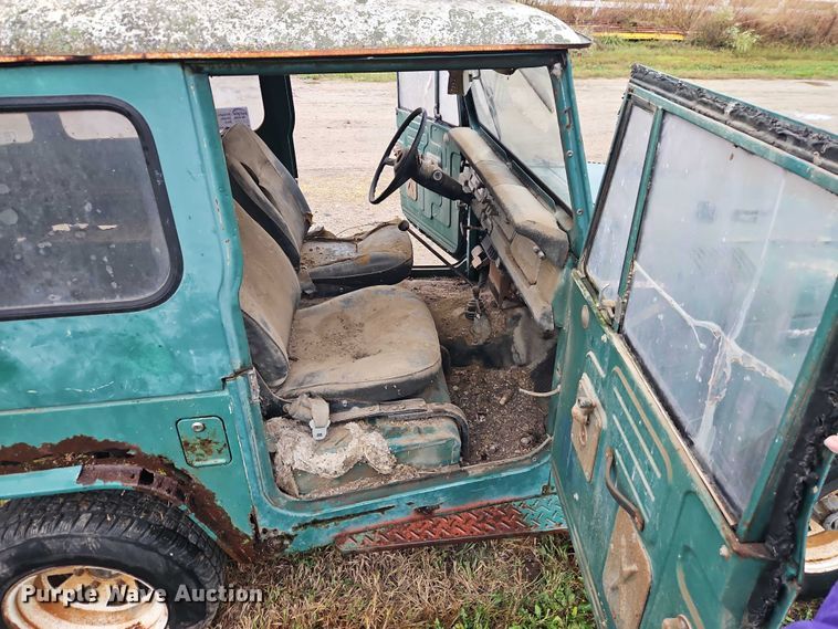 image for item EB8372 1974 Toyota  FJ 40 Land Cruiser SUV