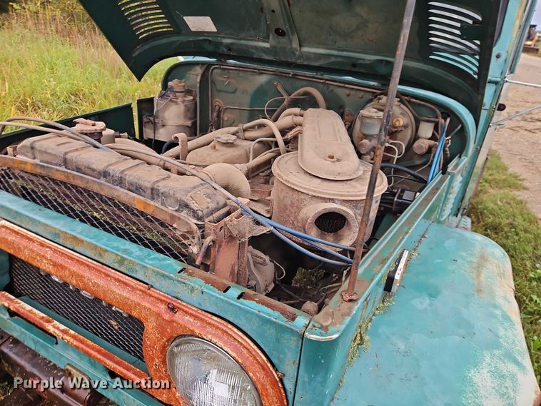 image for item EB8372 1974 Toyota  FJ 40 Land Cruiser SUV