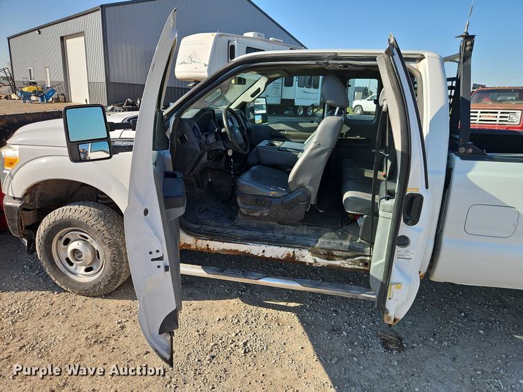 image for item EB8392 2014 Ford F250 Super Duty Ext. Cab pickup truck