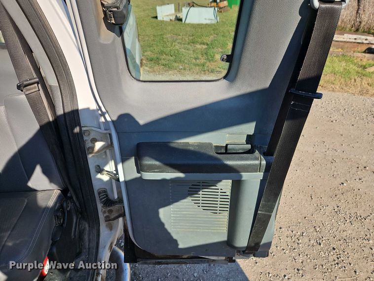 image for item EB8392 2014 Ford F250 Super Duty Ext. Cab pickup truck