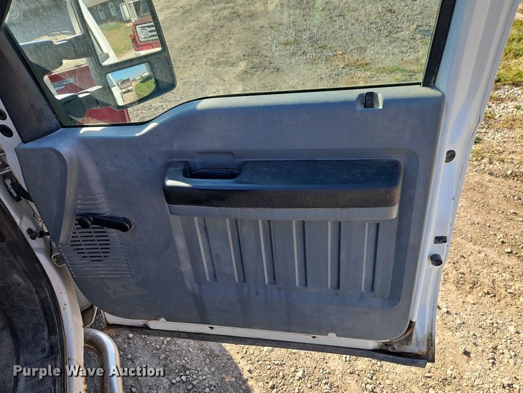 image for item EB8392 2014 Ford F250 Super Duty Ext. Cab pickup truck