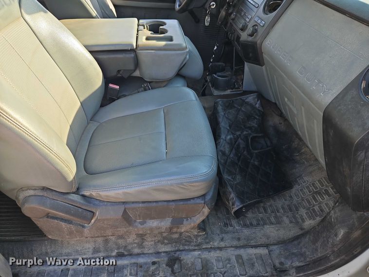 image for item EB8392 2014 Ford F250 Super Duty Ext. Cab pickup truck