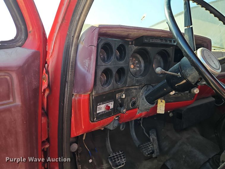 image for item EB8394 1986 GMC C6 dump flatbed truck