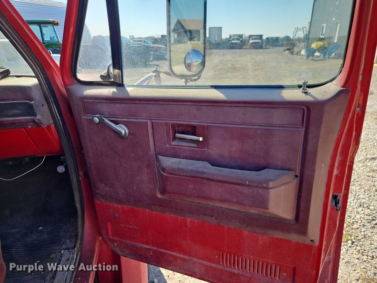 image for item EB8394 1986 GMC C6 dump flatbed truck