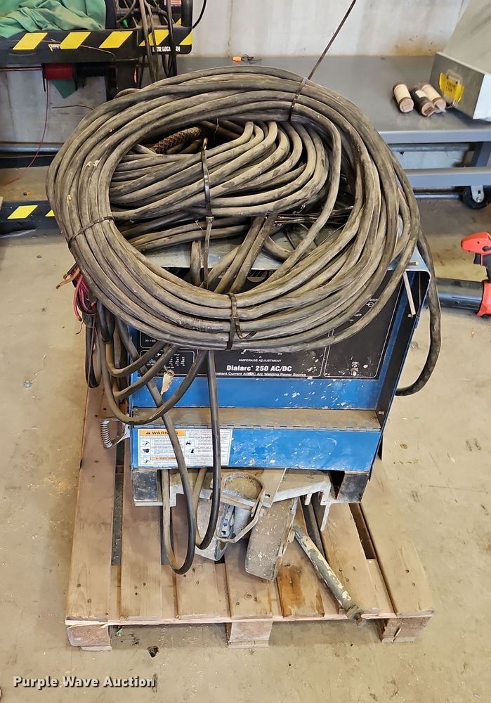 image for item EB8409 Miller Dialarc 250 welder