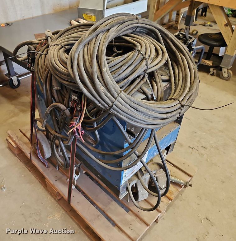 image for item EB8409 Miller Dialarc 250 welder