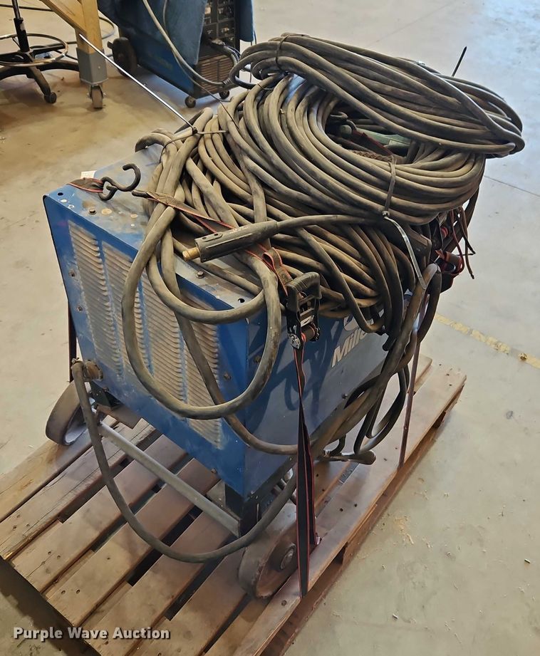 image for item EB8409 Miller Dialarc 250 welder