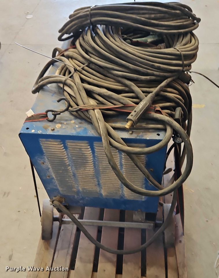 image for item EB8409 Miller Dialarc 250 welder