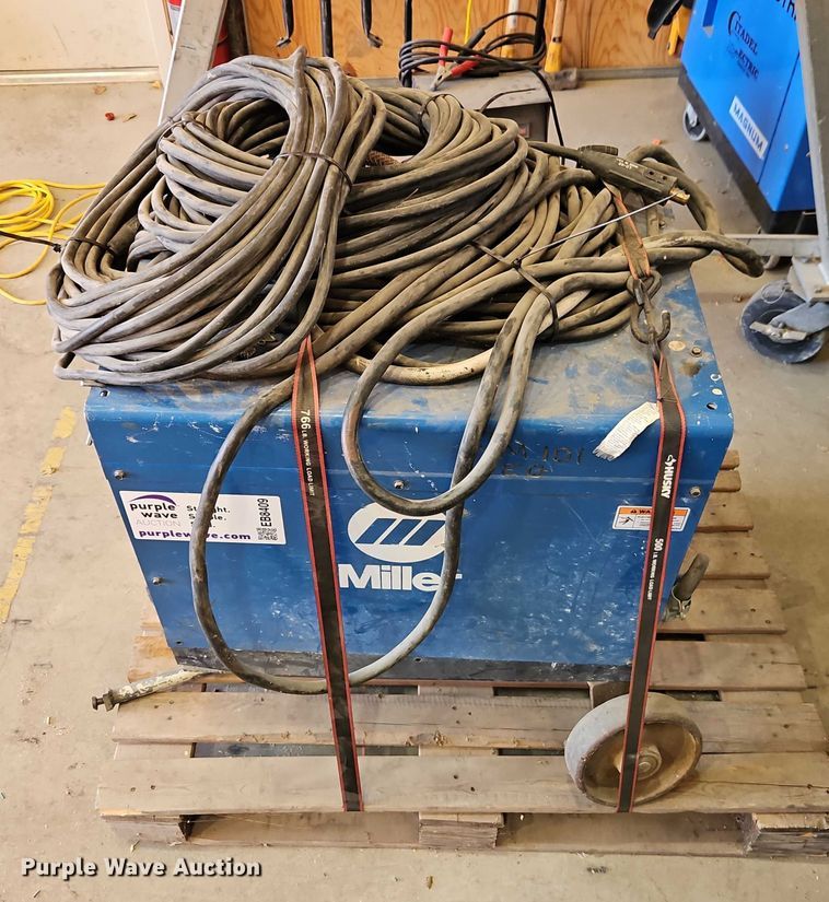 image for item EB8409 Miller Dialarc 250 welder