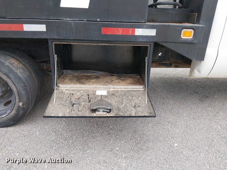 image for item EC1230 2003 Ford F450 flatbed truck