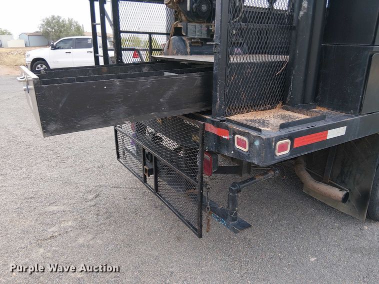 image for item EC1230 2003 Ford F450 flatbed truck