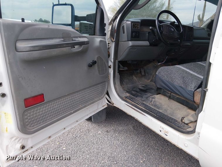 image for item EC1230 2003 Ford F450 flatbed truck