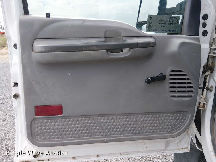 image for item EC1230 2003 Ford F450 flatbed truck