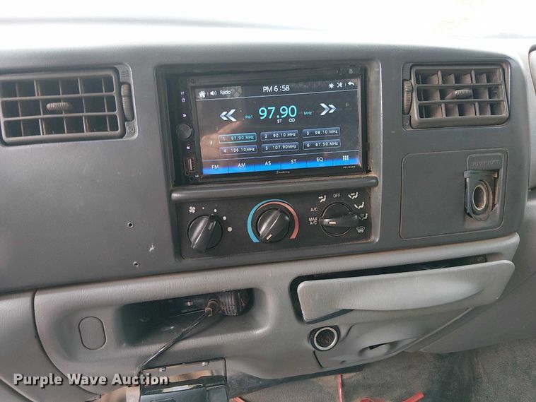 image for item EC1230 2003 Ford F450 flatbed truck